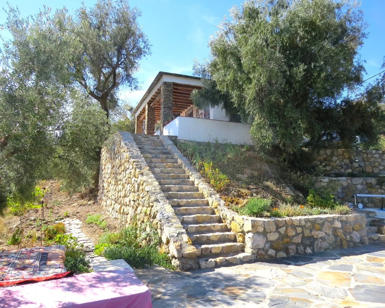 Gepflegtes Landhaus mit 2 Schlafzimmern und Pool