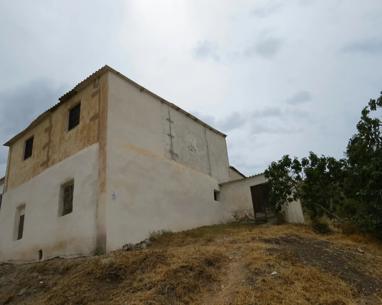 Large Farmhouse for Reformation