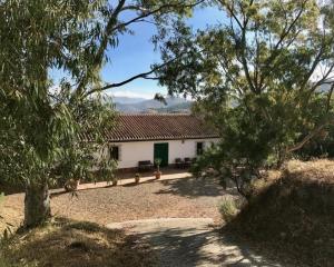 4207, Gorgeous Cortijo with Mountain Views