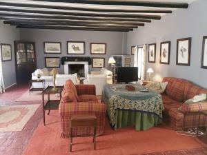5211, Country Estate, Equestrian Pursuits 
