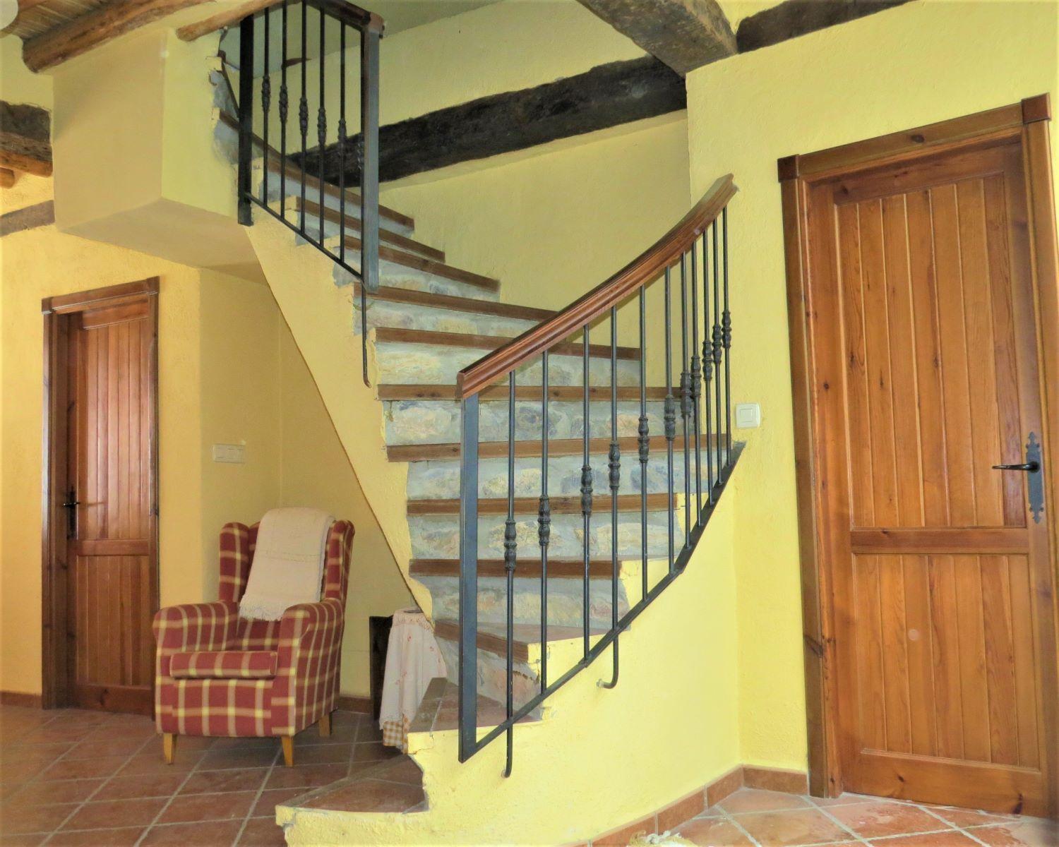 Large Town House in Yátor