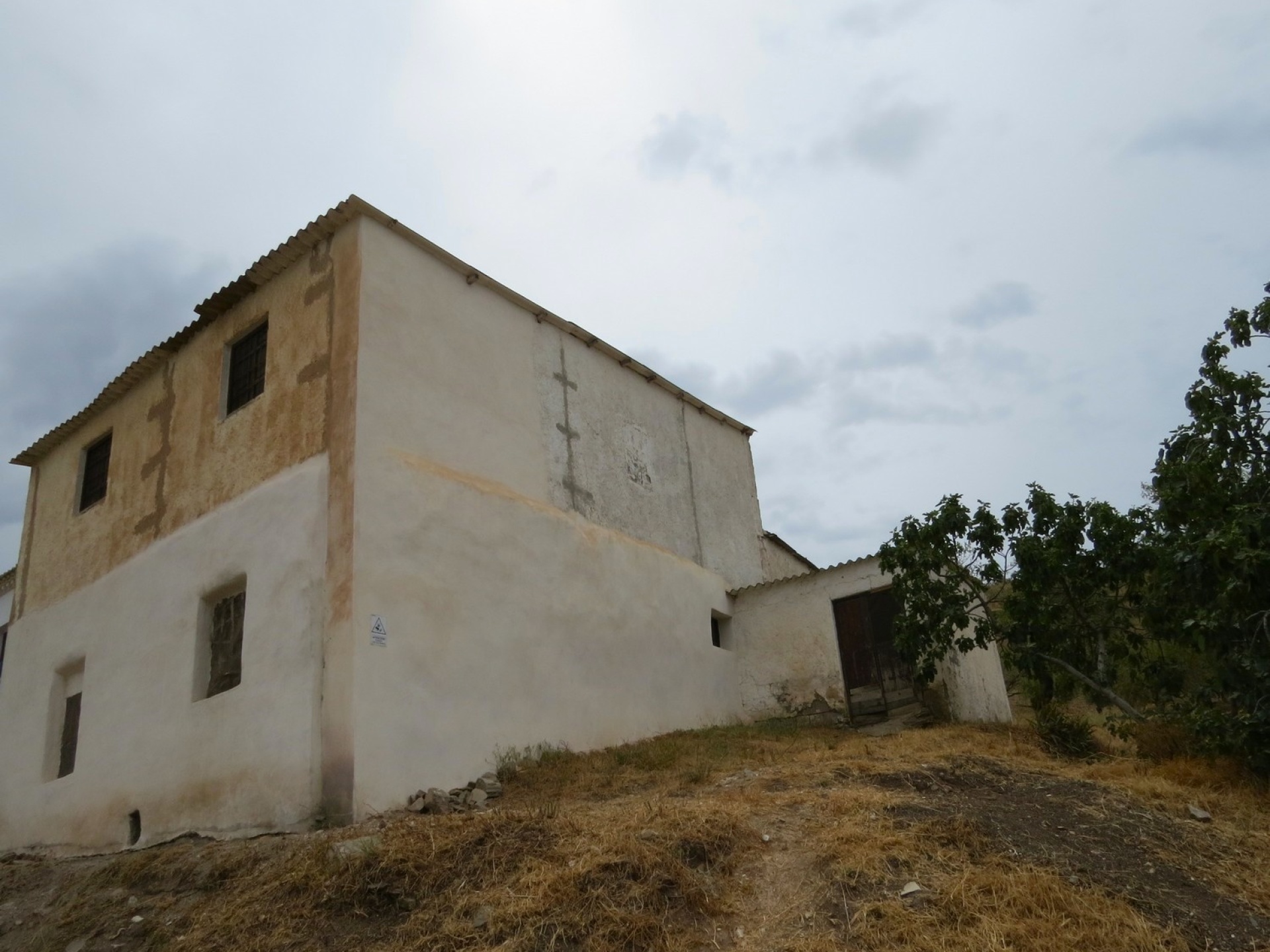 Large Farmhouse for Reformation