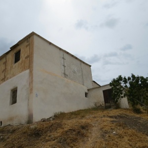 3905, Large Farmhouse for Reformation