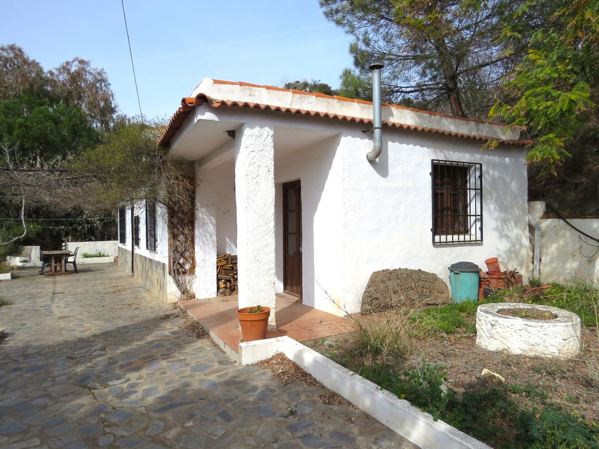 Lovely Cortijo with Separate Piece of Land